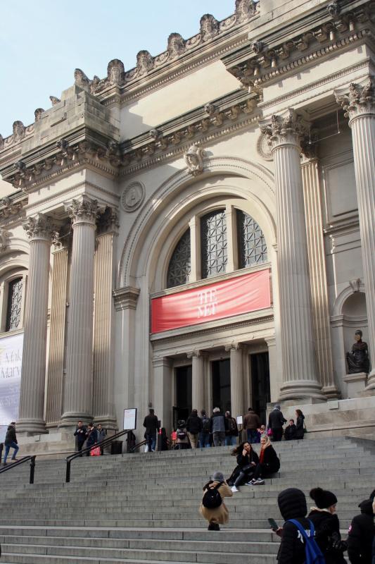 Steps of the Met